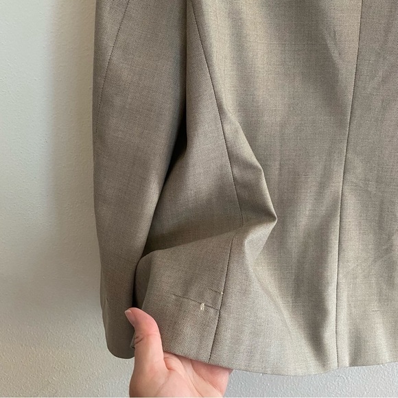 MaxMara beige Virgin Wool 2 button blazer - Picture 12 of 15